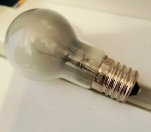 切れた電球