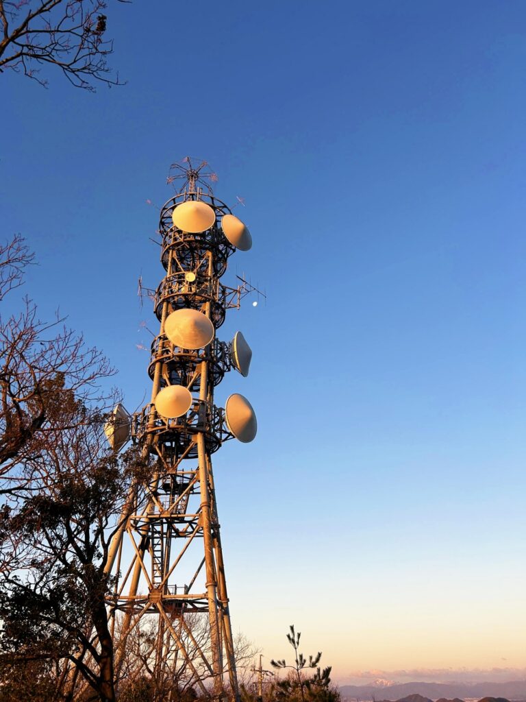 明け方の電波塔